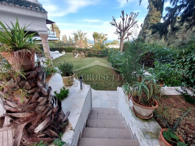 Villa S+4 avec piscine à Gammarth 